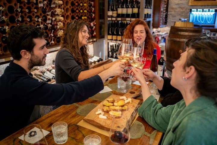 Florence Food & Wine Tour: Tuscan Tastings in the Historic Center