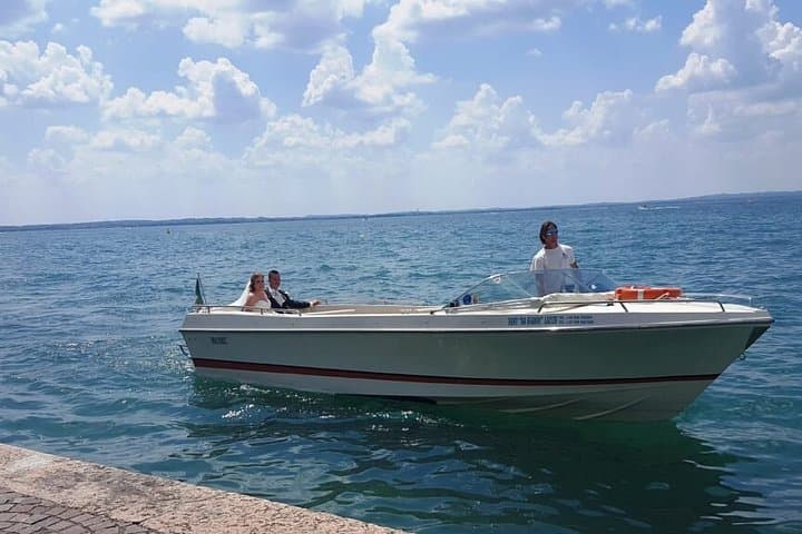 2 hours Private Boat Tour from Lazise to Sirmione
