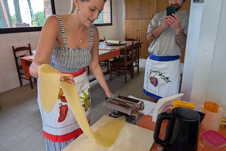 San Gimignano : Pasta Cooking Class with Wine & Panoramic Lunch