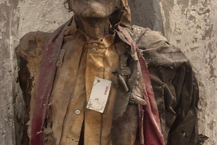 Capuchin Cemetery and Catacombs Tour in Palermo