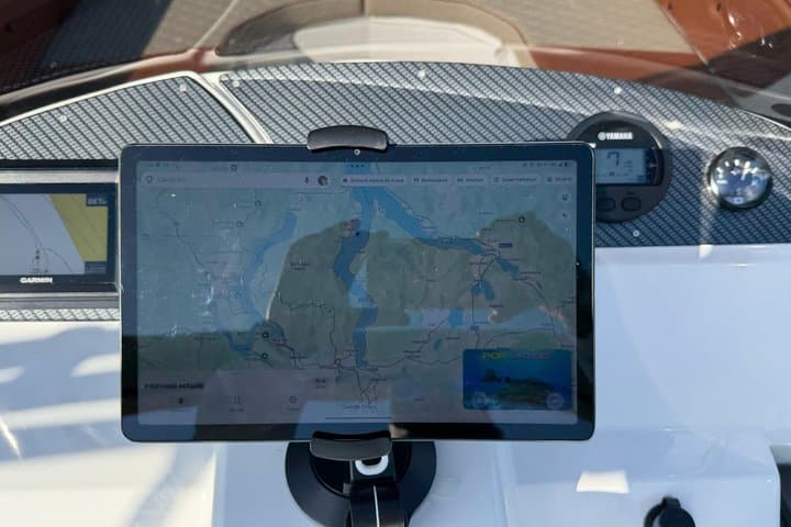 Self Drive Boat Rental License Free in Lake Como