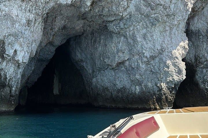 Syracuse Boat tour of the island of Ortigia and sea caves