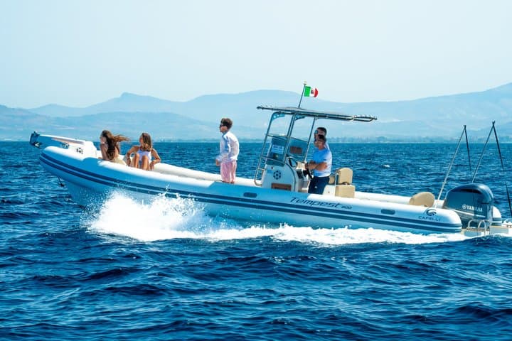 Favignana and Levanzo Boat Tour with Lunch on Board