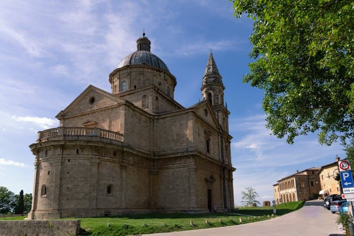 Tuscany from Rome: Montepulciano, Pienza, Wine and Cheese Tasting