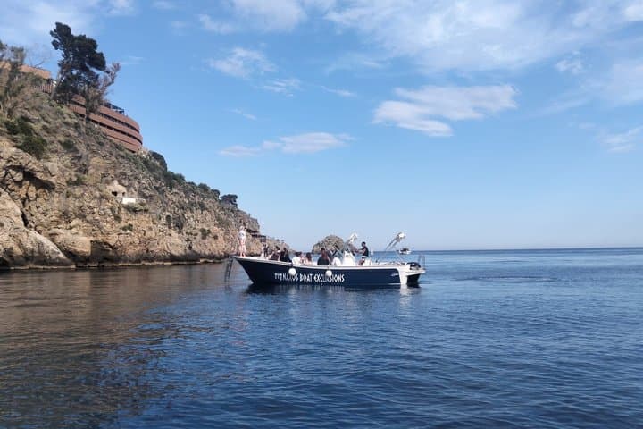 Boat Tour to Giardini Naxos and Taormina Bathing Caves