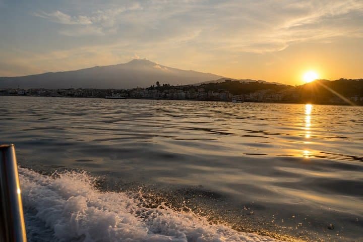 Boat Tour to Giardini Naxos and Taormina Bathing Caves