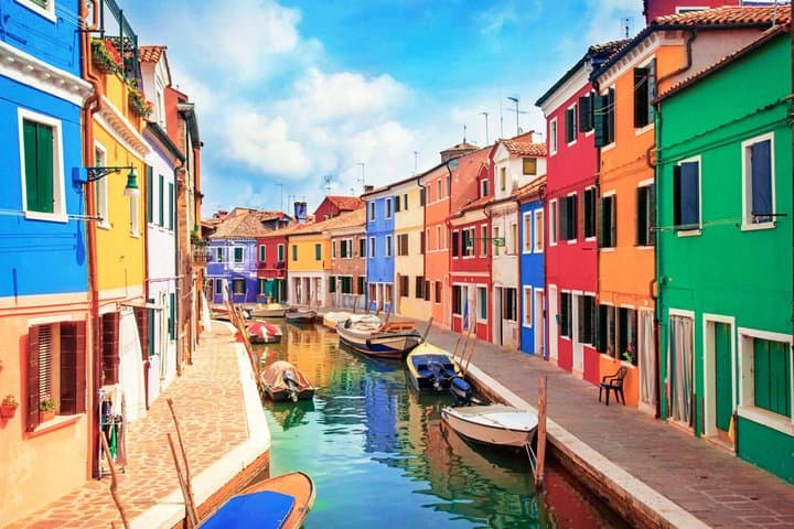 Venice Murano and Burano Walking Tour with Audio Guide