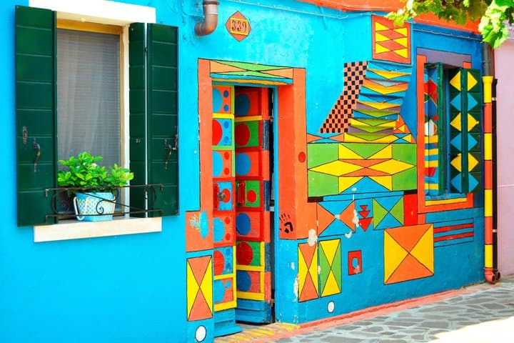 Venice Murano and Burano Walking Tour with Audio Guide