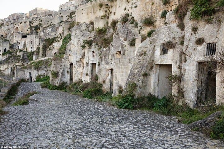 tour from Bari by bus to Matera and Altamura with Guide to Matera