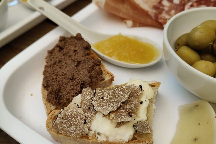 Truffle Hunting and Tasting of Local Products in Tuscany