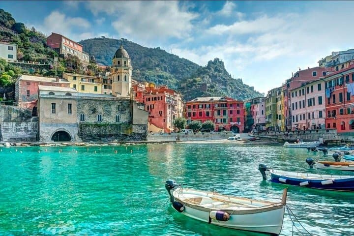 Cinque Terre Day/Sunset Boat Tour Swim Snacks and Prosecco
