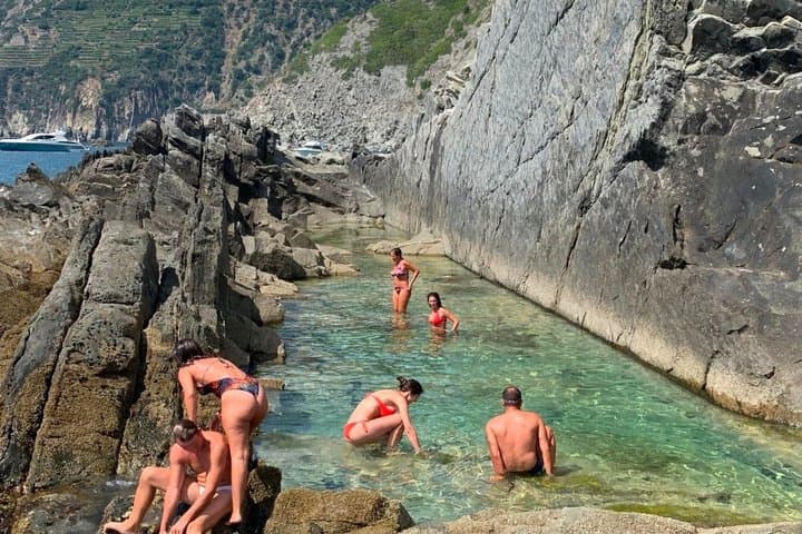 Cinque Terre Day/Sunset Boat Tour Swim Snacks and Prosecco