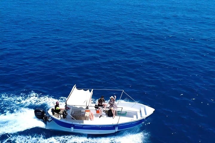 Boat tour of Ortigia Island and sea caves