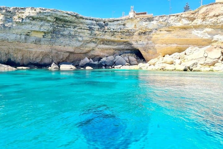 Boat tour of Ortigia Island and sea caves