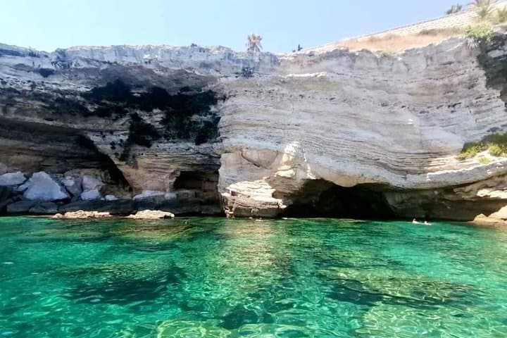 Boat tour of Ortigia Island and sea caves