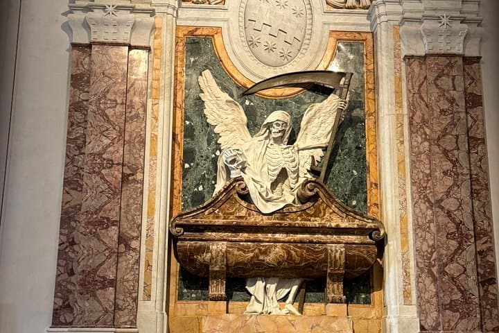 Trevi Fountain Underground Guided Walking Tour