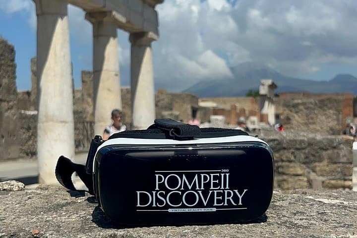 Private Guided Tour and VR Headsets in the Ancient Pompeii