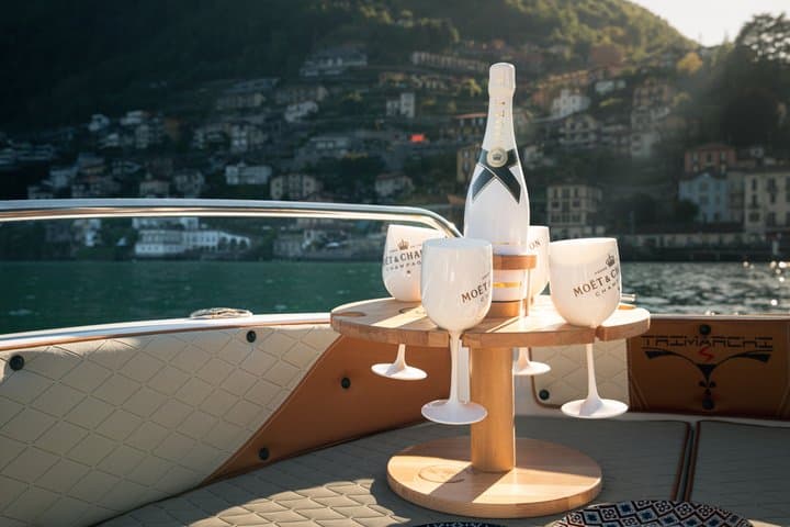 Self Drive Boat Rental License Free in Lake Como