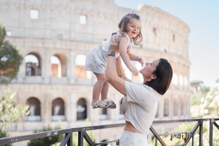 Iconic Photo Shoot Tour in Rome with Professional Photographer