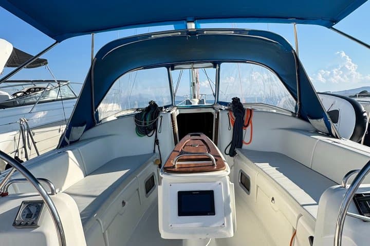 Golfo Aranci: 3-hour tour with dolphins and aperitif on a sailboat
