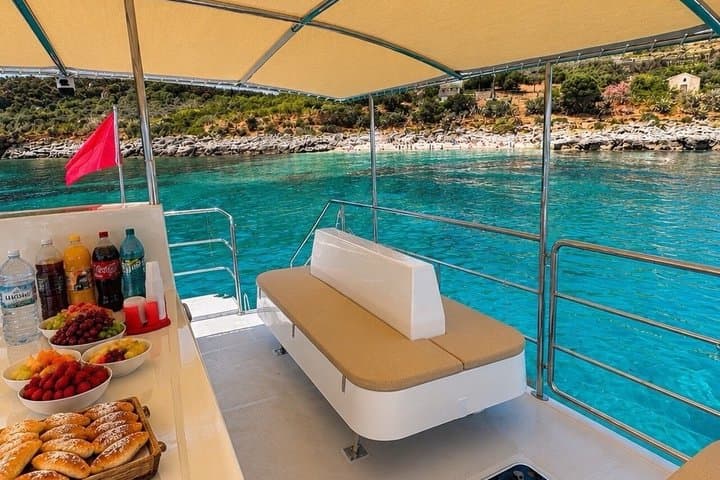 Catamaran tour Zingaro Reserve, Scopello and Caves