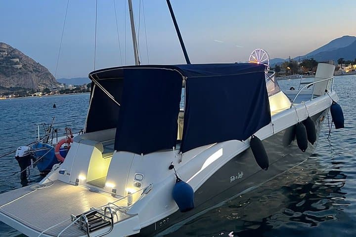 Palermo : Luxury Boat Tour with Snacks and Snorkeling