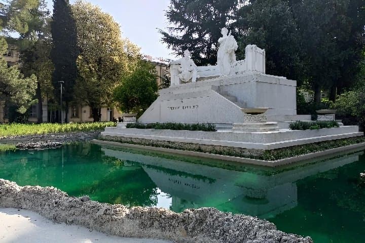 Full Tour of Bergamo Upper and Lower Towns