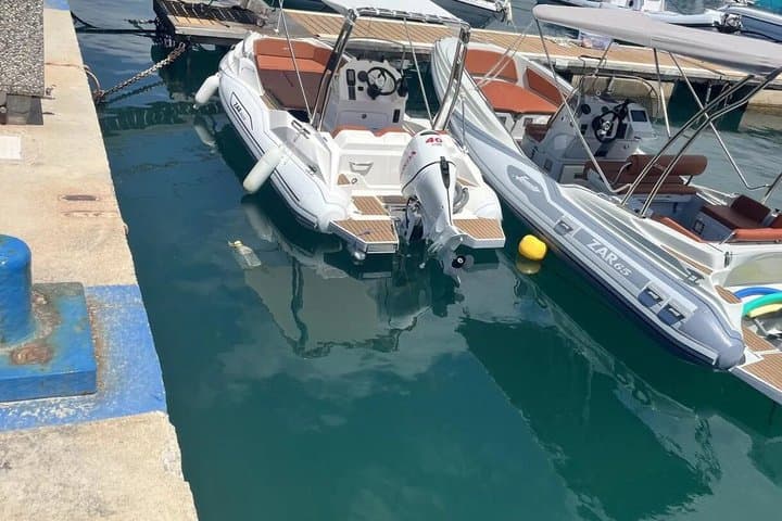Boat tour with aperitif and stops in Tropea and Capo Vaticano