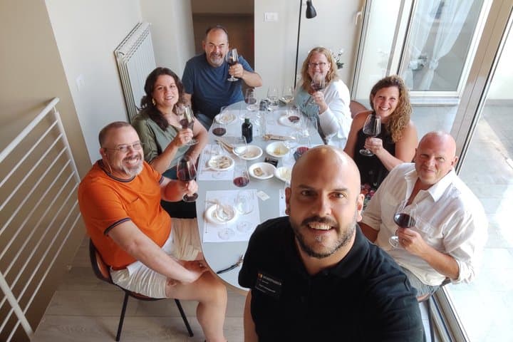 Private wine tasting at your home in Lucca with Expert sommelier