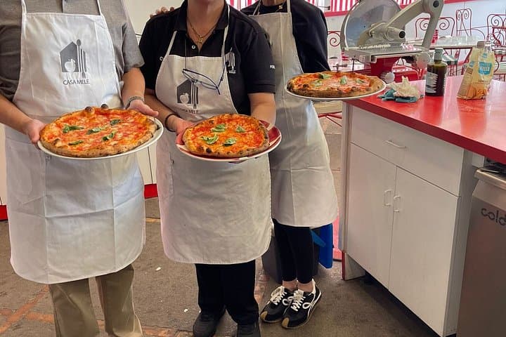 Positano Small Group Pizza Making Class, Tiramisu and Wine