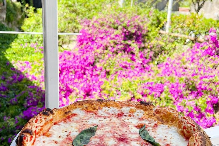 Positano Small Group Pizza Making Class, Tiramisu and Wine