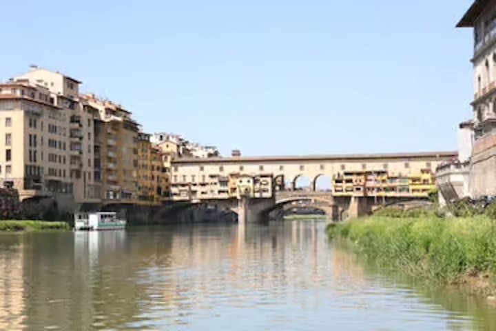 Cruise on the River Arno with Live Concert