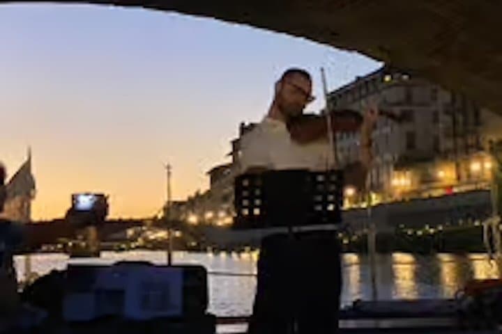 Cruise on the River Arno with Live Concert