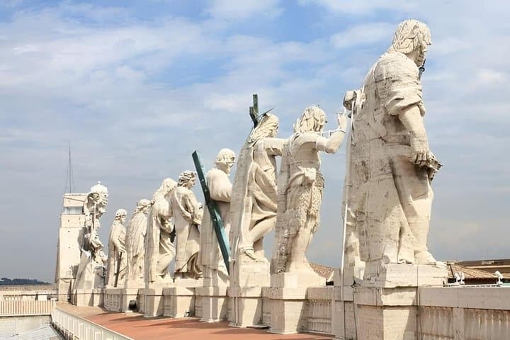 Saint Peter's Basilica Guided Tour with Access to Papal Tomb