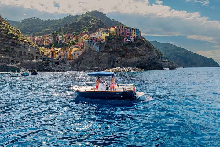 Private boat tour at sunset in Cinque Terre