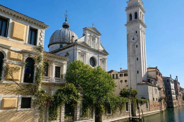 Venice Scavenger Hunt & Highlights Self-Guided Walking Tour