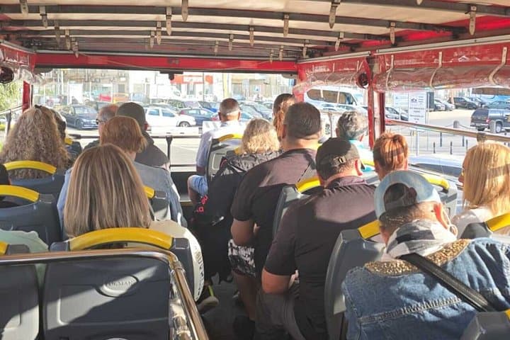 Naples from the hills to the center and Hop-On Hop-Off Bus Ticket