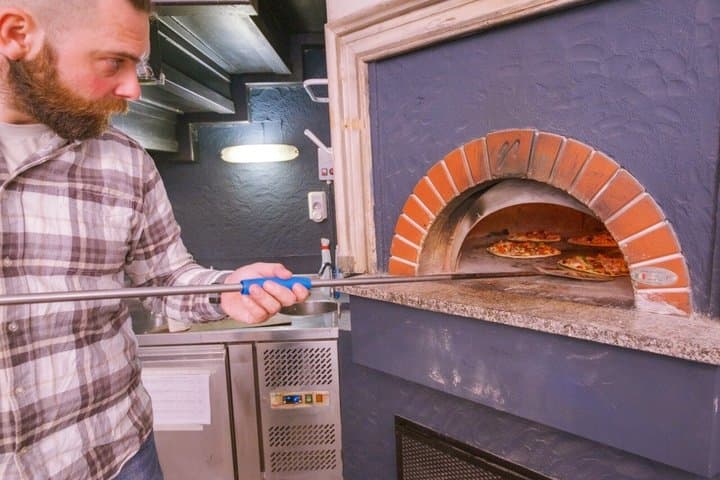 The Italian Way: Pizza and Gelato Class with Unlimited Wine