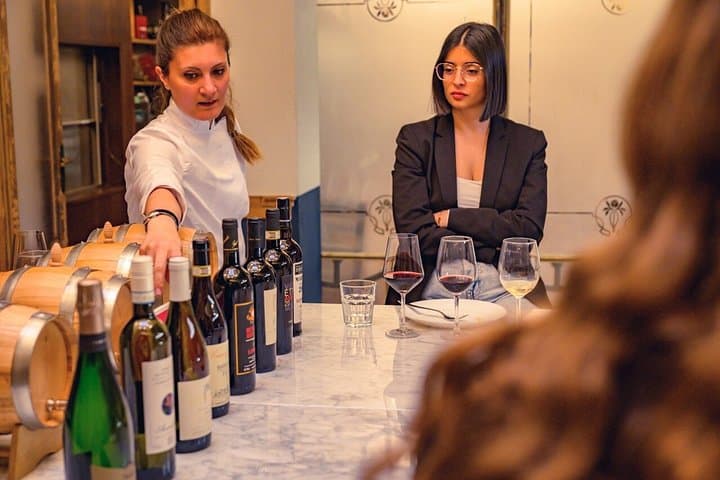 Guided Wine Walk in Florence with 3 Wine Pairing and Food Tasting