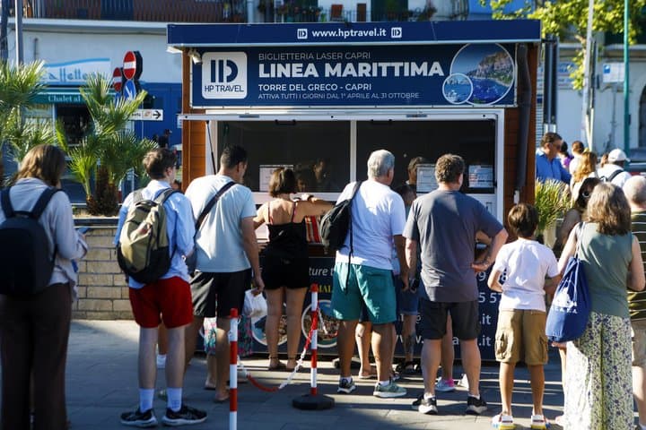 Capri Mini Cruise and City Sightseeing Day Trip from Naples