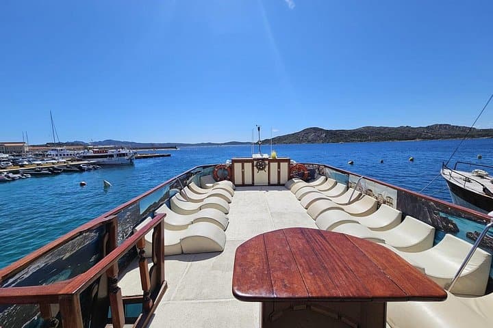 Weekend Tour through the Hidden Bays of the La Maddalena Archipelago