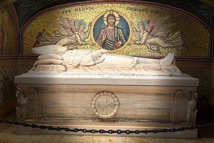 Vatican City Saint Peter Basilica with Multilingual Audio Guide