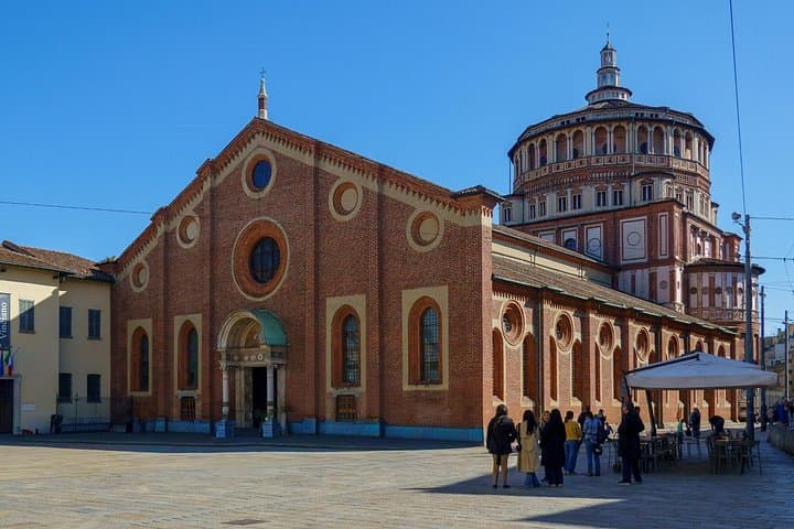 Milan Scavenger Hunt & Highlights Self-Guided Walking Tour