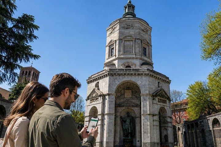 Milan Scavenger Hunt & Highlights Self-Guided Walking Tour
