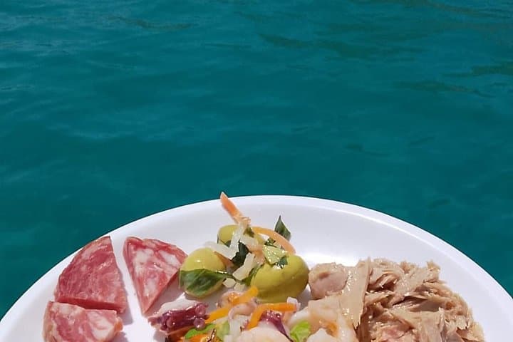 1-Day Cruise with Lunch and Snorkeling to Favignana from Marsala