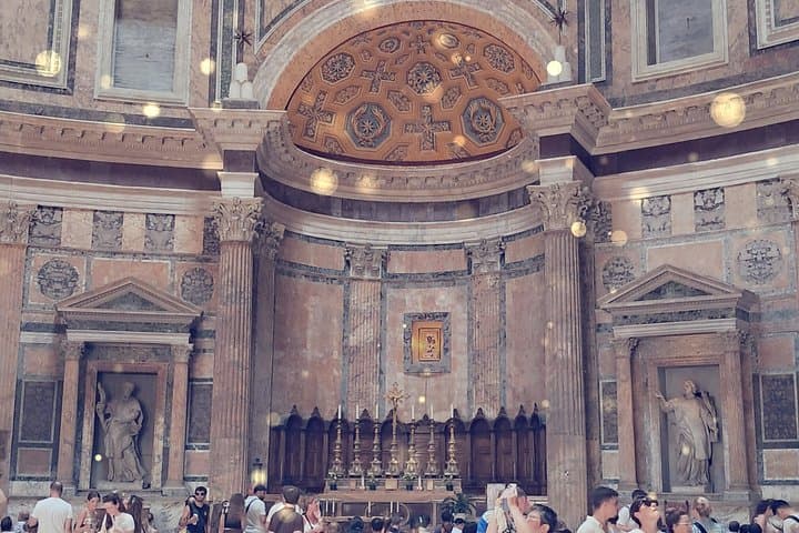 The hidden side of Pantheon exclusive tour and fast entrance