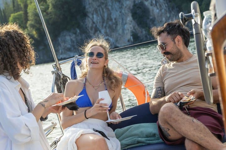 4 hours tour on a Private Catamaran on Lake Como with Aperitif