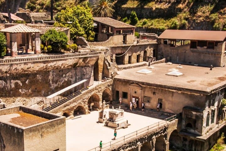 3 Days Naples Pass in Pompeii and Royal Sites