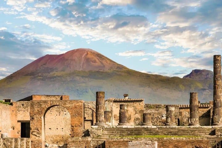 3 Days Naples Pass in Pompeii and Royal Sites