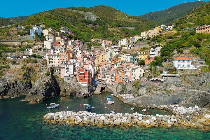 Sunset Boat Tour and Cinque Terre Aperitif from Monterosso